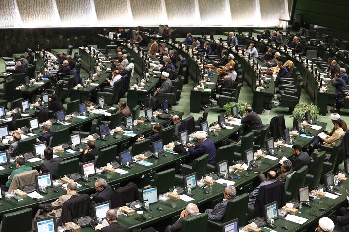 نظارت بر عملکرد دولت را تا حصول نتیجه مطلوب و ارتقای کیفیت زندگی مردم پیگیری می‌کنیم