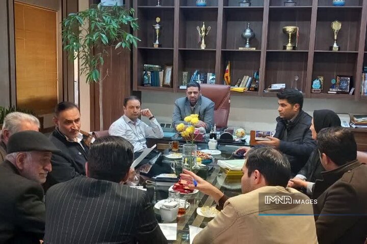 مشکلات ۱۵ شهروند منطقه ۱۲ اصفهان در کمیته نظارتی شورای شهر بررسی شد