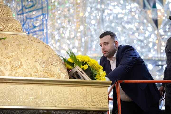 گلآرایی حرم امام حسین (ع) در آستانه سوم شعبان