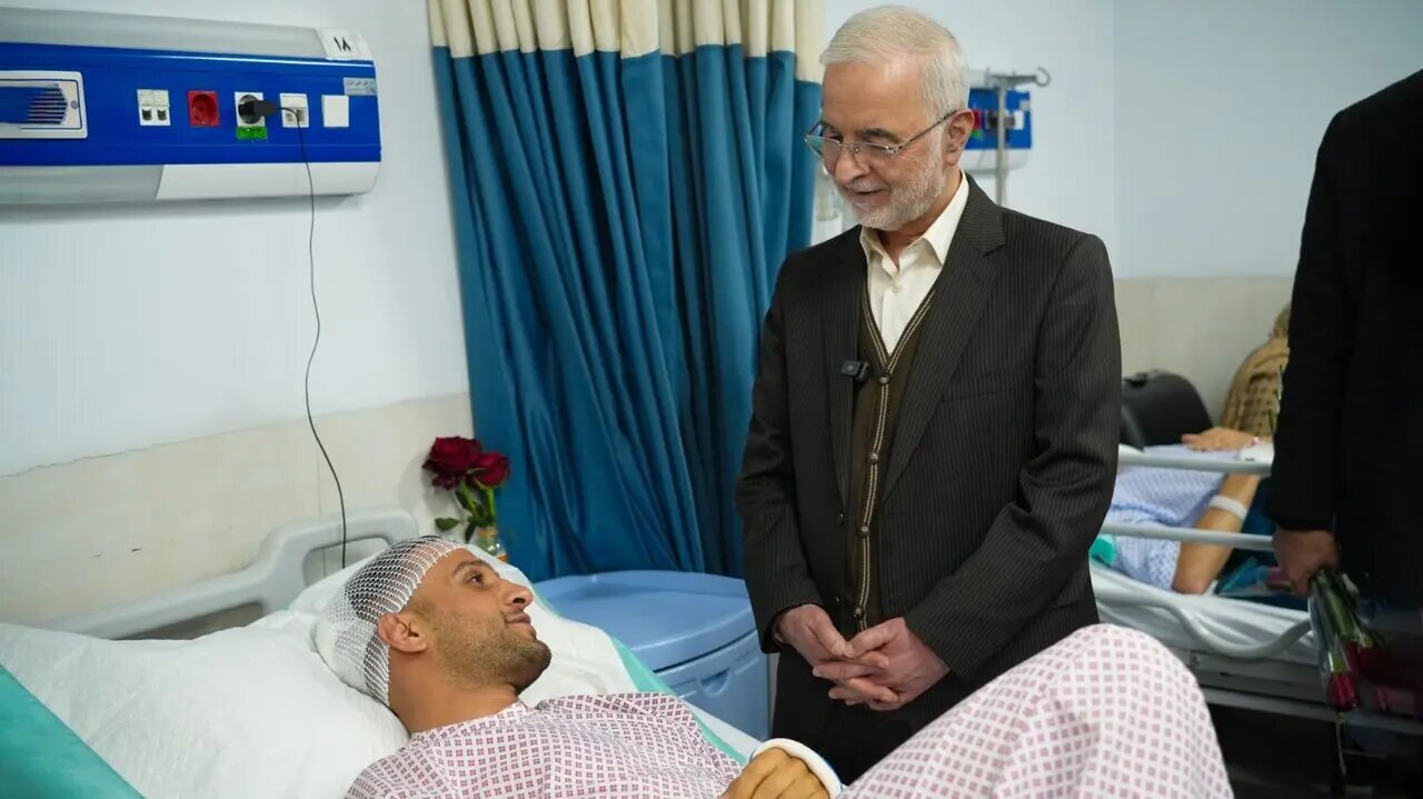 عیادت وزیر کشور از مجروحان حوادث تروریستی آمریکایی صهیونیستی