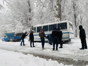 انسداد جاده‌های روستایی مازندران بر اثر بارش برف و کولاک