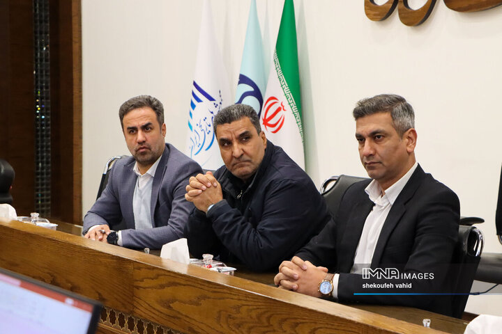 جلسه بررسی پیشرفت و رفع مشکلات اجرایی پروژه های شاخص