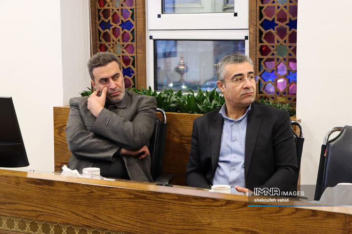 جلسه بررسی پیشرفت و رفع مشکلات اجرایی پروژه های شاخص