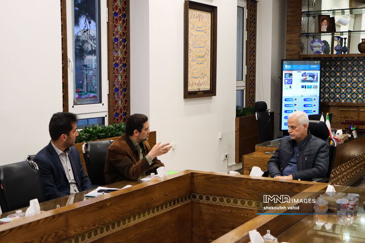 جلسه بررسی پیشرفت و رفع مشکلات اجرایی پروژه های شاخص