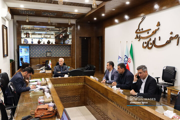 جلسه بررسی پیشرفت و رفع مشکلات اجرایی پروژه های شاخص