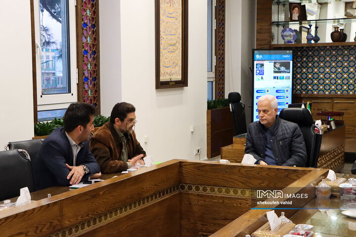 جلسه بررسی پیشرفت و رفع مشکلات اجرایی پروژه های شاخص