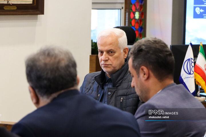 جلسه بررسی پیشرفت و رفع مشکلات اجرایی پروژه های شاخص