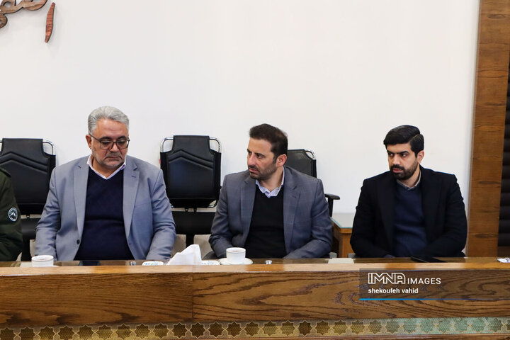 جلسه بررسی پیشرفت و رفع مشکلات اجرایی پروژه های شاخص