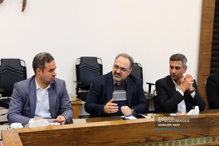 جلسه بررسی پیشرفت و رفع مشکلات اجرایی پروژه های شاخص