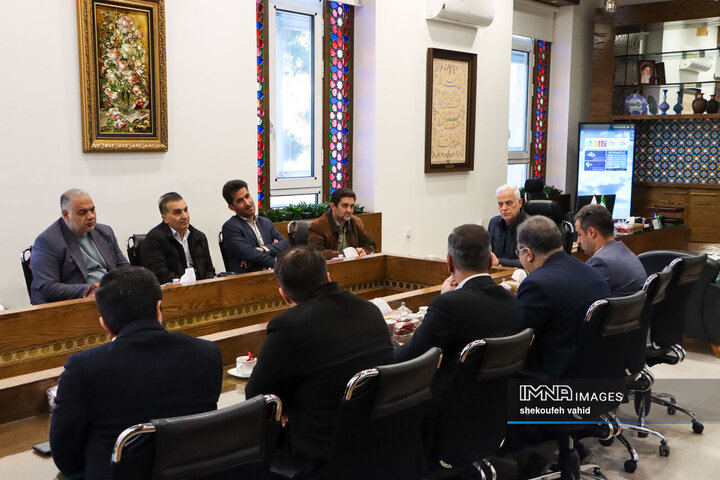 جلسه بررسی پیشرفت و رفع مشکلات اجرایی پروژه های شاخص