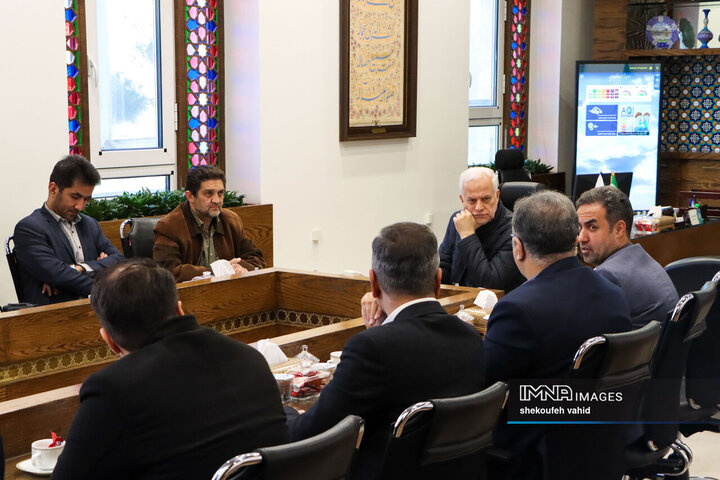 جلسه بررسی پیشرفت و رفع مشکلات اجرایی پروژه های شاخص