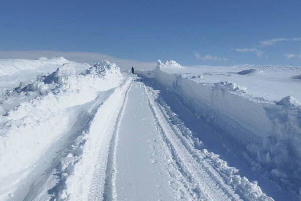 فیلم| بارش برف شهرستان چادگان را سفیدپوش کرد