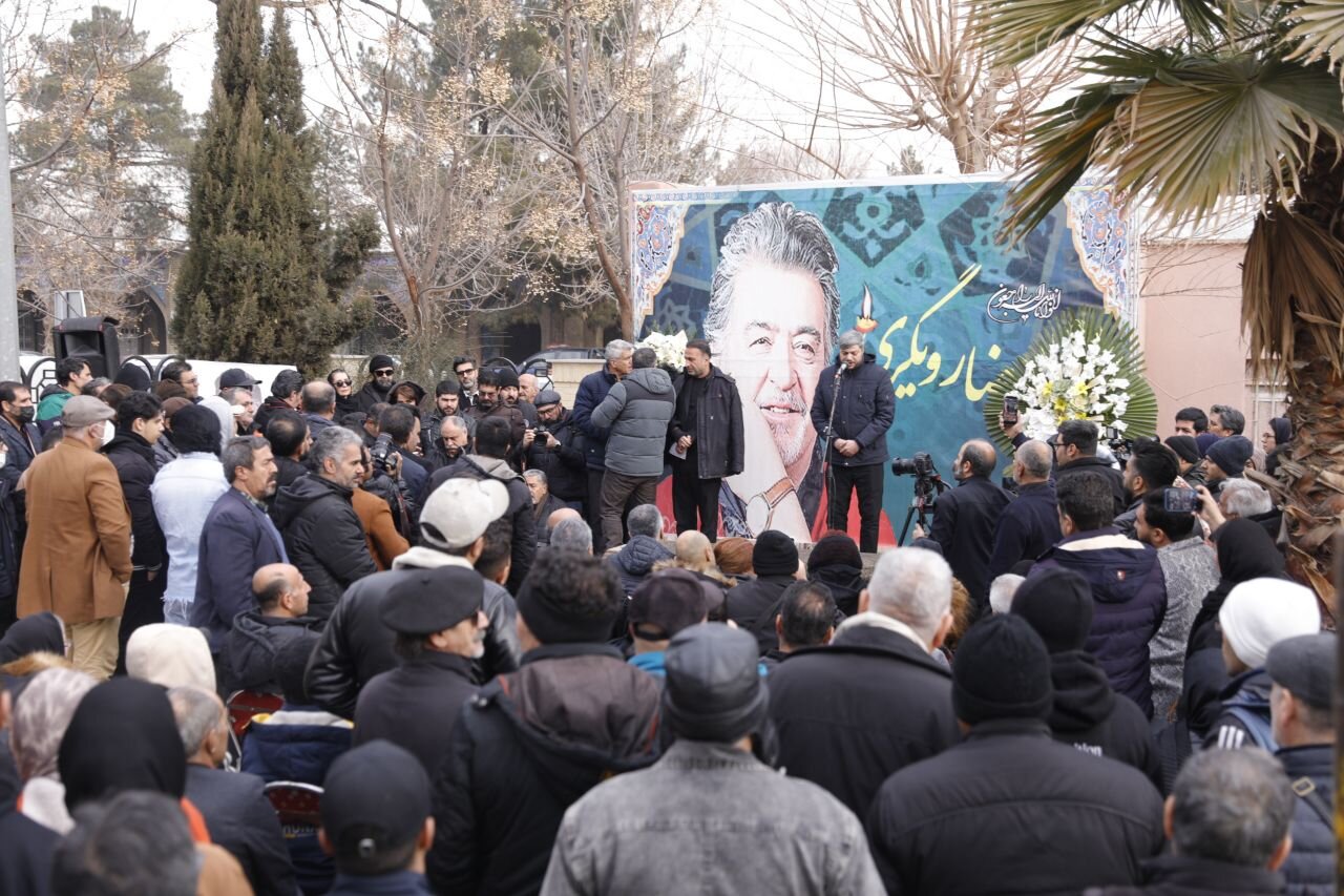 خالق «ایران ایران» در قطعه هنرمندان آرام گرفت+ عکس