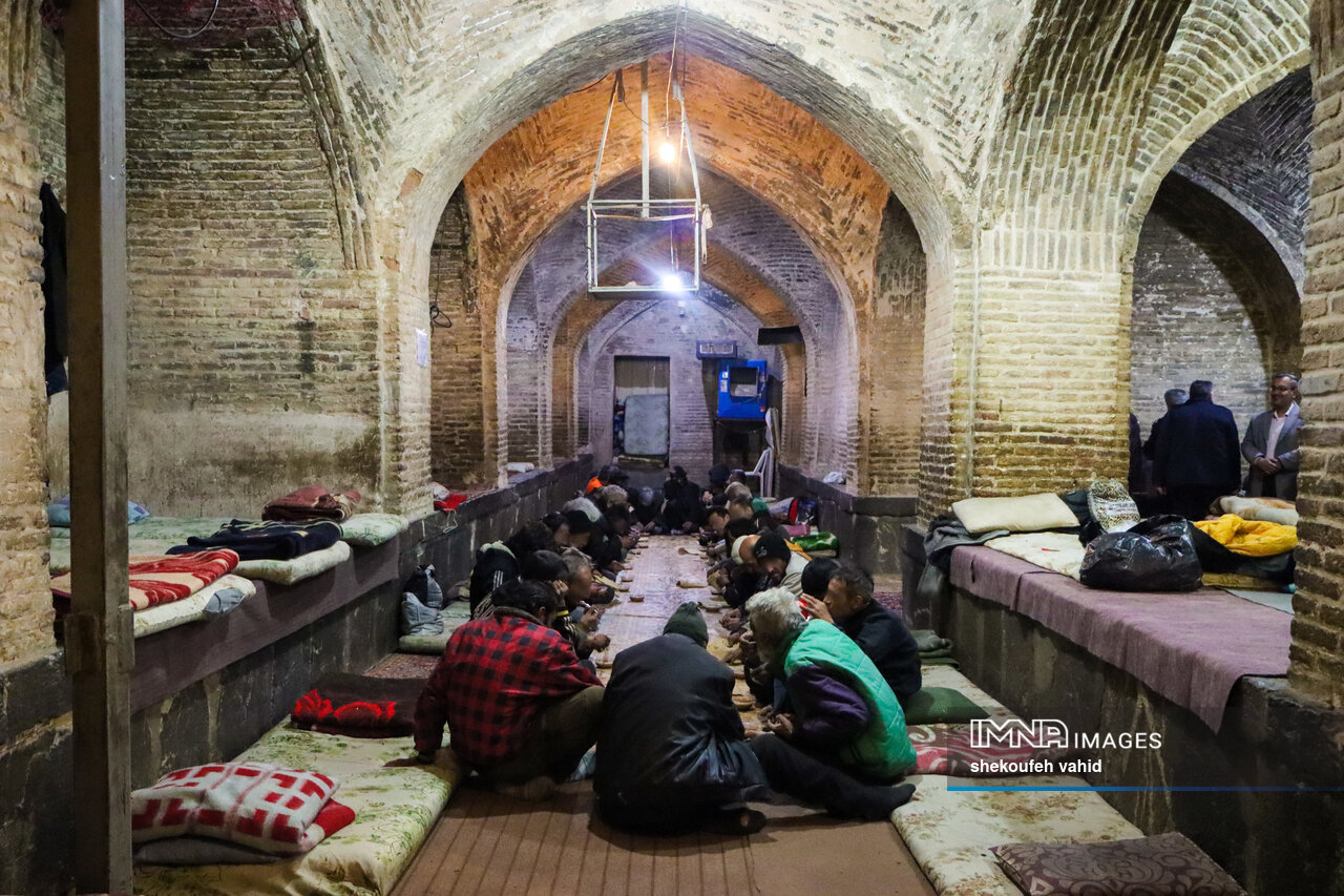 «نیمکت» آغاز یک روایت؛ گزارش میدانی از فرایند ساماندهی کارتن‌خواب‌ها در اصفهان