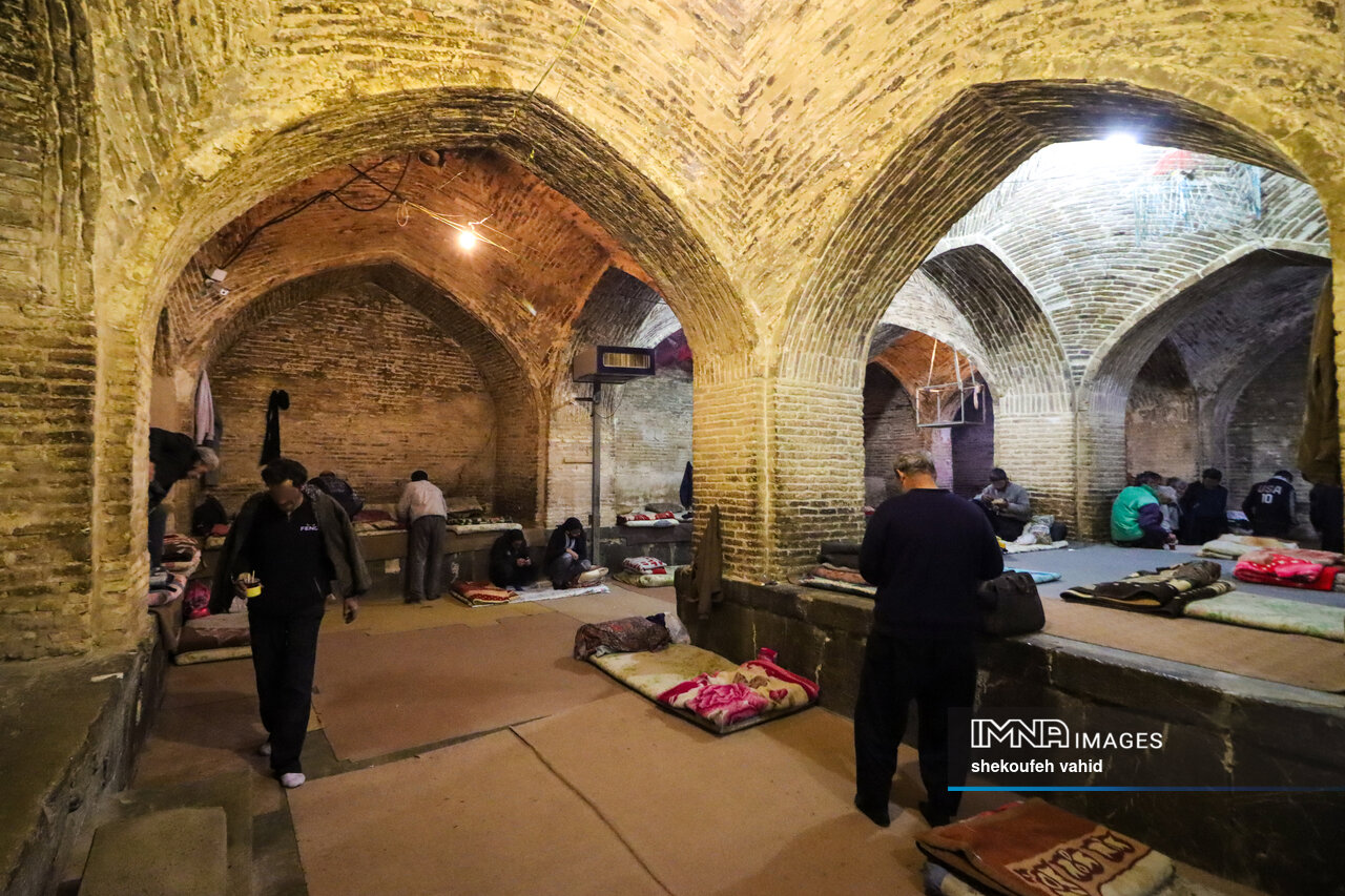 «نیمکت» آغاز یک روایت؛ گزارش میدانی از فرایند ساماندهی کارتن‌خواب‌ها در اصفهان