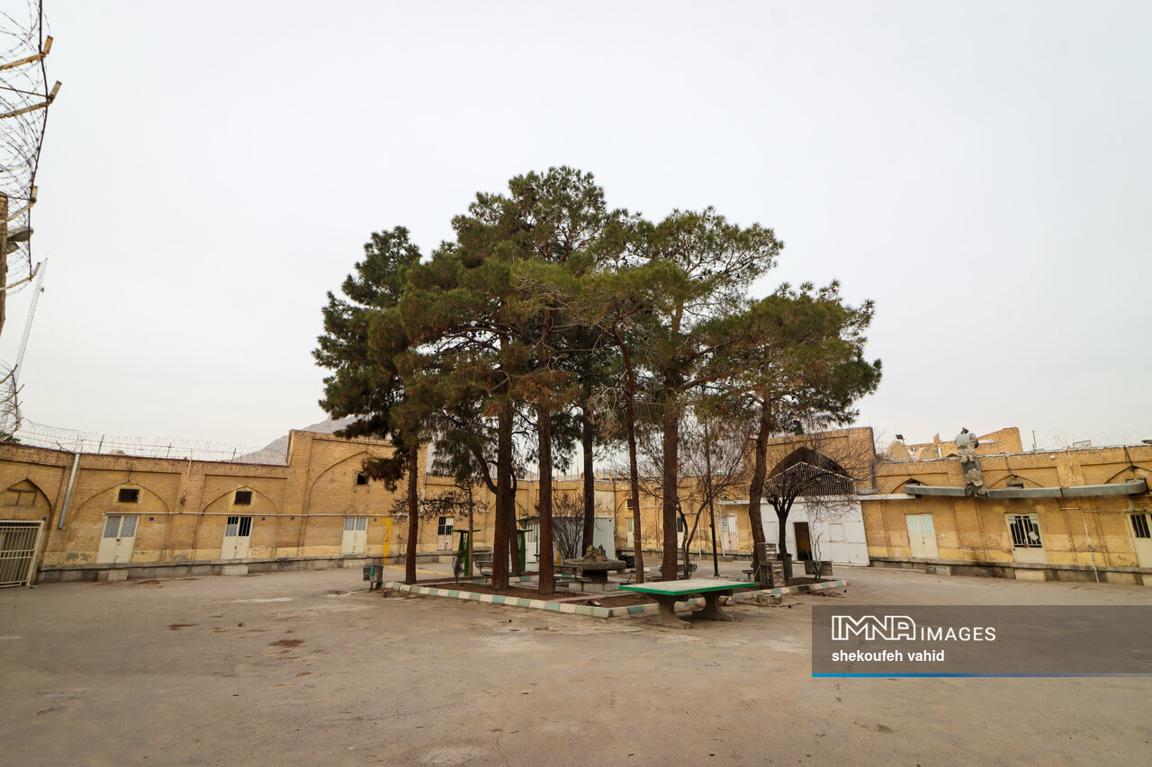 «نیمکت» آغاز یک روایت؛ گزارش میدانی از فرایند ساماندهی کارتن‌خواب‌ها در اصفهان