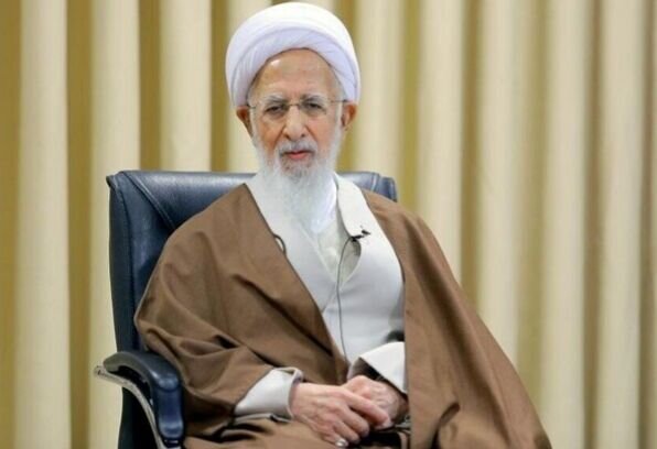 تأکید مراجع تقلید قم بر حضور آگاهانه مردم در راهپیمایی ۲۲ بهمن