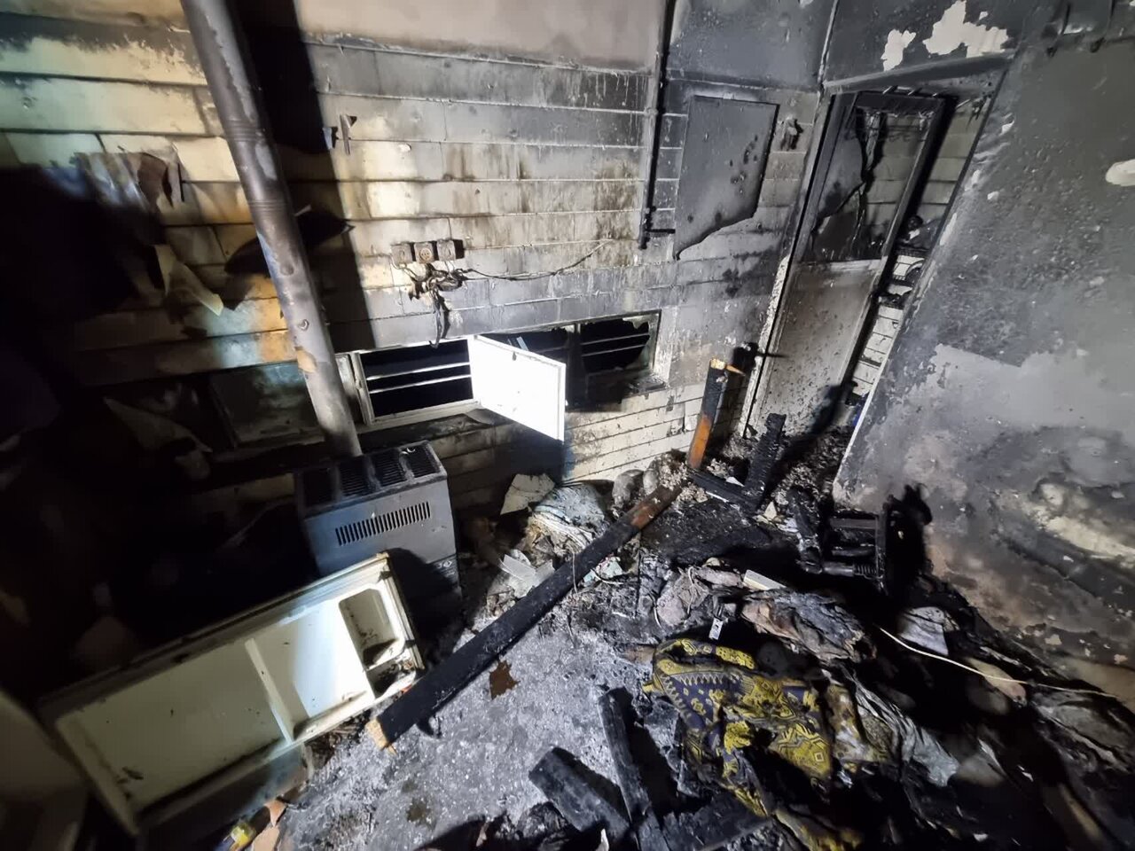 ساختمان ۴ طبقه پزشکان در آمادگاه طعمه حریق شد / ۲۰۰ نفر نجات یافتند