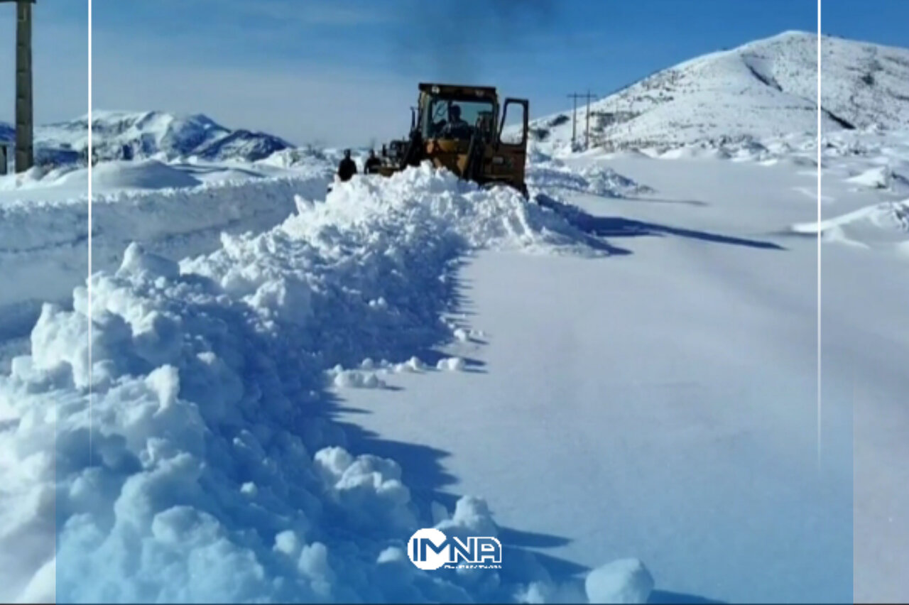 اجرای عملیات برف‌روبی و پاکسازی محورهای استان کرمانشاه
