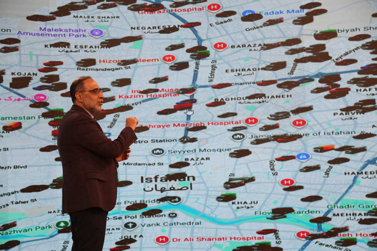 از حادثه سقوط یک درخت، به فرماندهی هوشمند خدمات شهری رسیدیم