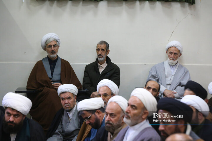 خروش حوزویان اصفهان در محکومیت اهانت به قرآن، مقدسات اسلامی و مقام معظم رهبری