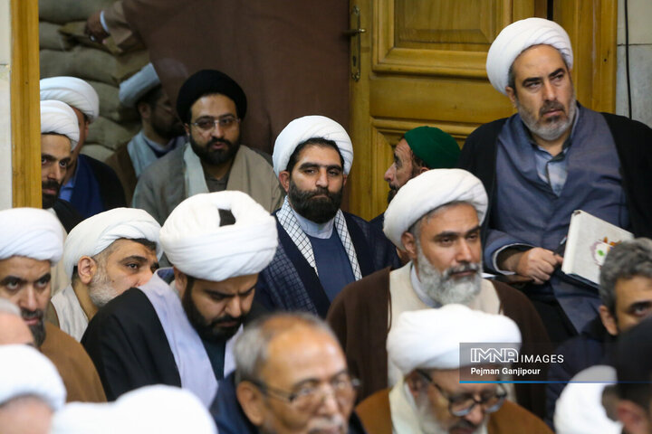 خروش حوزویان اصفهان در محکومیت اهانت به قرآن، مقدسات اسلامی و مقام معظم رهبری