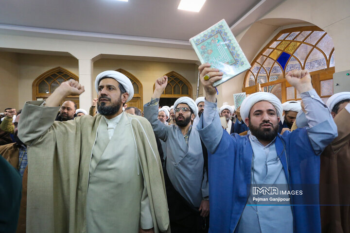 خروش حوزویان اصفهان در محکومیت اهانت به قرآن، مقدسات اسلامی و مقام معظم رهبری