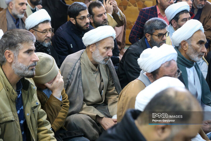 خروش حوزویان اصفهان در محکومیت اهانت به قرآن، مقدسات اسلامی و مقام معظم رهبری