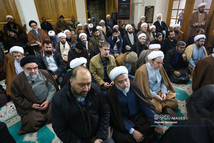 خروش حوزویان اصفهان در محکومیت اهانت به قرآن، مقدسات اسلامی و مقام معظم رهبری