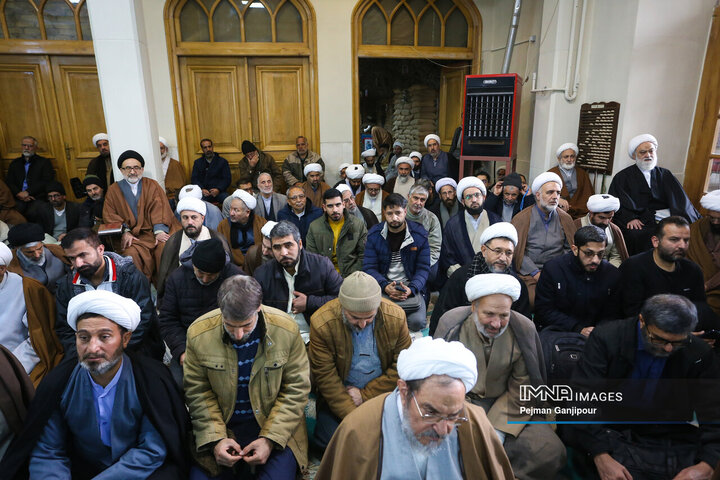 خروش حوزویان اصفهان در محکومیت اهانت به قرآن، مقدسات اسلامی و مقام معظم رهبری