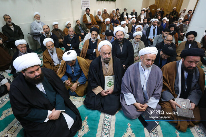 خروش حوزویان اصفهان در محکومیت اهانت به قرآن، مقدسات اسلامی و مقام معظم رهبری