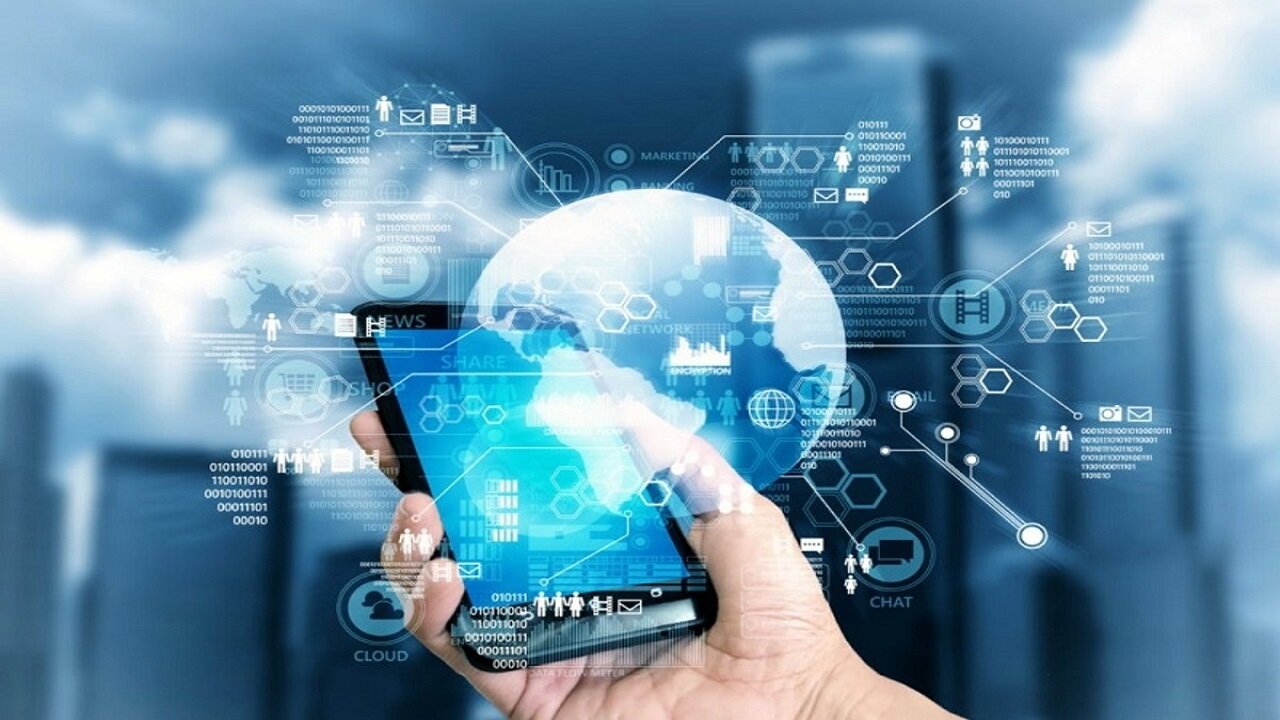 انتشار محتوا در فضای مجازی؛ مرز میان آزادی و مسئولیتهای قانونی