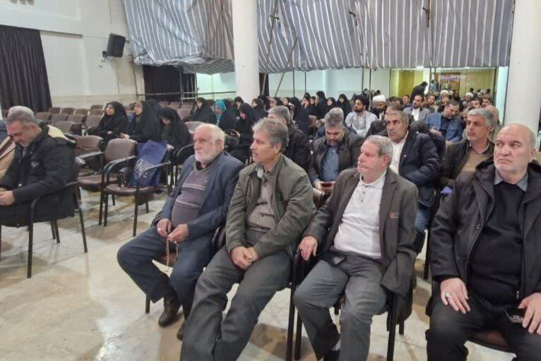 دستاوردهای فرهنگی و علمی انقلاب اسلامی در نشست هماندیشی معتمدین منطقه ۱۴ اصفهان بررسی شد