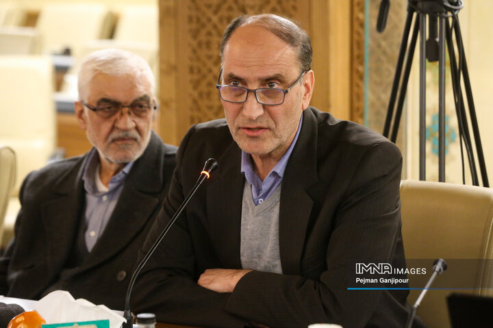 سیاست صرفه‌جویانه باید محور برنامه‌ریزی بودجه ۱۴۰۵ شهرداری اصفهان قرار گیرد