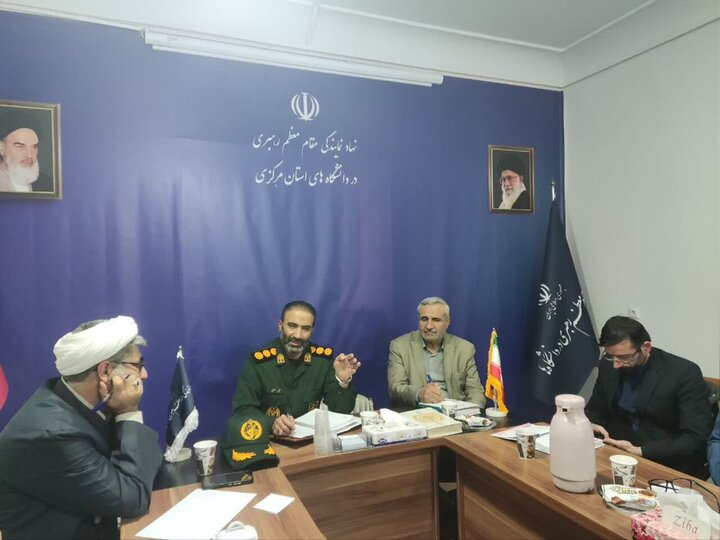 گفتمان انقلابی، الگویی کارآمد برای رهایی از مشکلات پیچیده جهان اسلام است