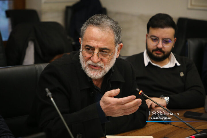 میز هوش مصنوعی استان اصفهان