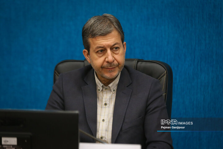 میز هوش مصنوعی استان اصفهان