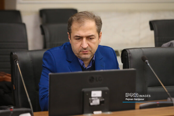 میز هوش مصنوعی استان اصفهان