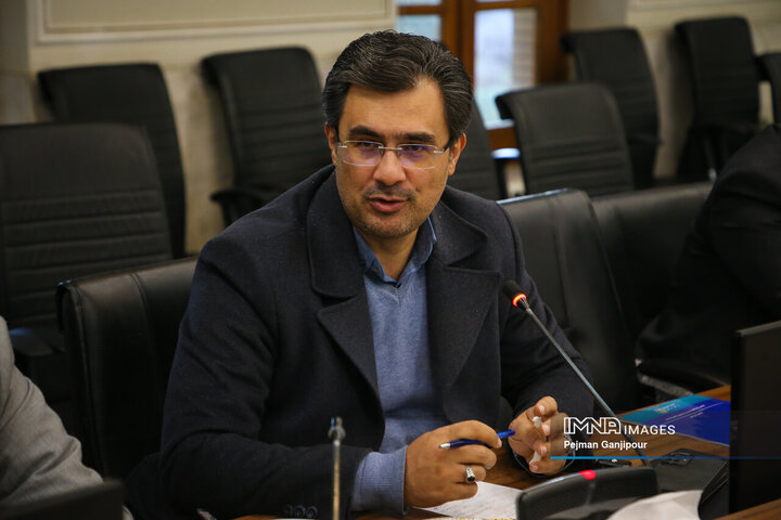 میز هوش مصنوعی استان اصفهان