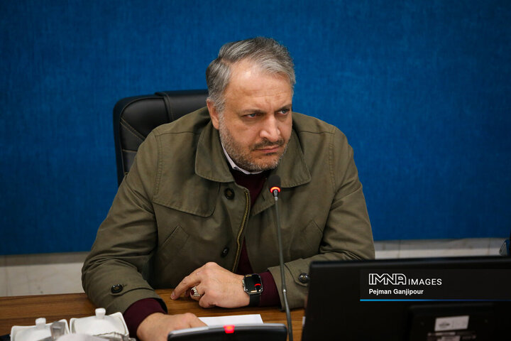 میز هوش مصنوعی استان اصفهان