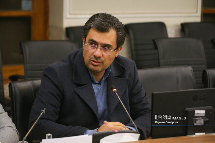 میز هوش مصنوعی استان اصفهان