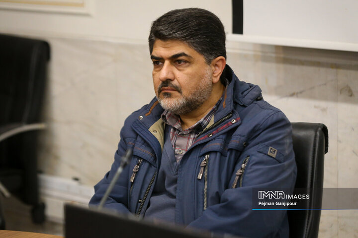 میز هوش مصنوعی استان اصفهان