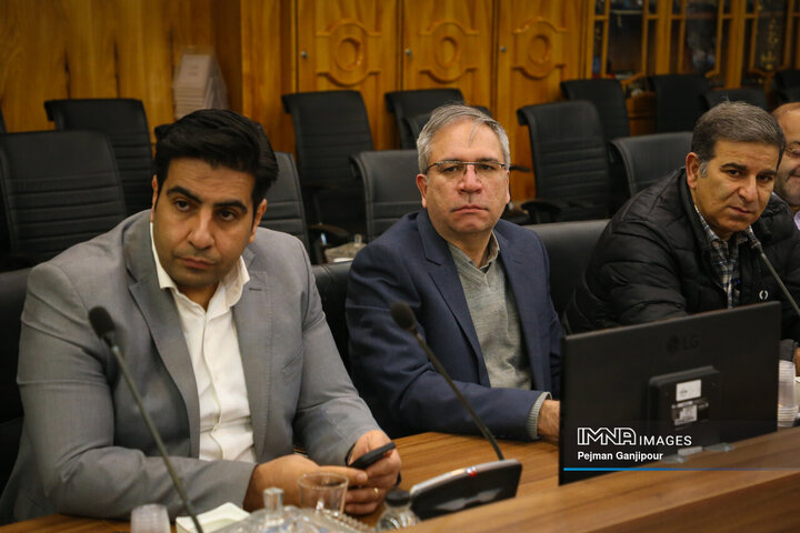 میز هوش مصنوعی استان اصفهان