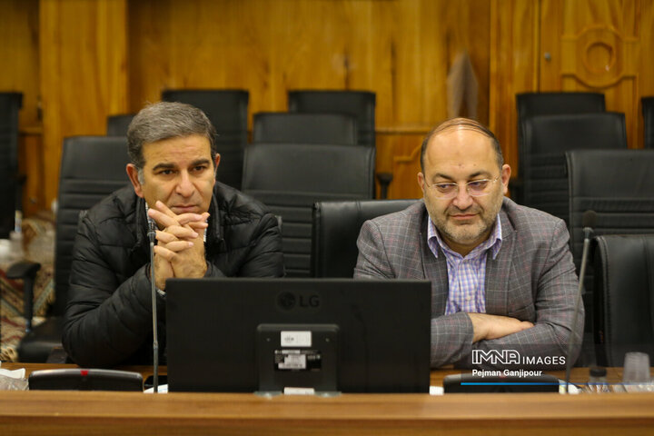 میز هوش مصنوعی استان اصفهان