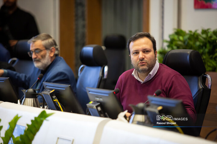 مدیریت شهر در اختصاص یارانه به دریافت‌کنندگان خدمات اتوبوسرانی و مترو وحدت‌رویه داشته باشد