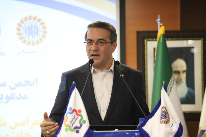 چالش اصلی نظام اداری کشور در اجرا و تغییر رفتار کارکنان است