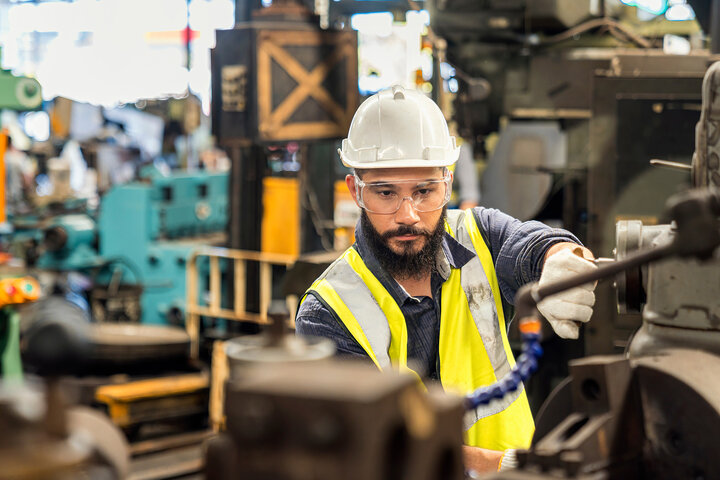 بهترین کشورها برای کار کردن در سال ۲۰۲۶+ مزایا و معایب