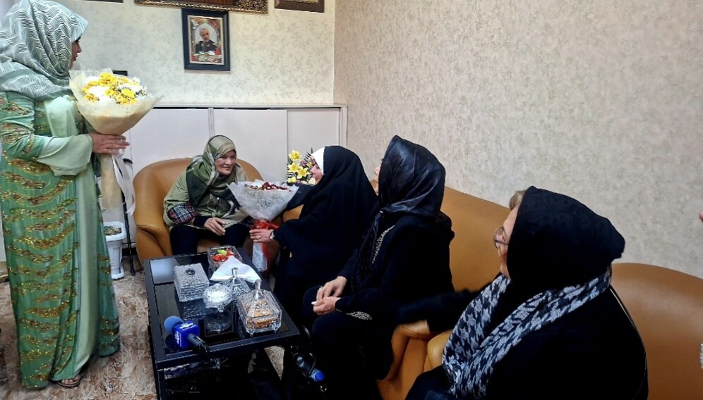 ۵۰ سال فراق؛ مادر و دخترانی که سرانجام به هم رسیدند