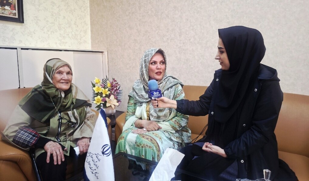 ۵۰ سال فراق؛ مادر و دخترانی که سرانجام به هم رسیدند