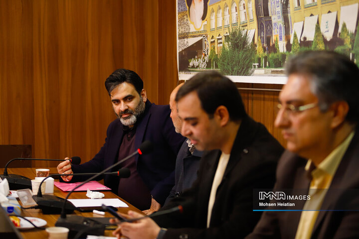 نشست هم‌‌اندیشی اصحاب رسانه اصفهان با مدیرکل ارتباطات و امور بین‌الملل شهرداری